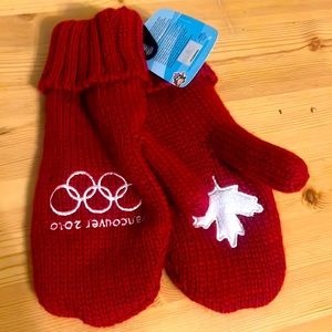 Original Vancouver 2010 Red Olympic Mittens | HBC Mittens | Size Small